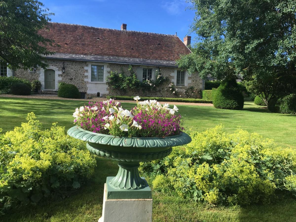 Le Manoir De Maucartier Bed & Breakfast Monnaie Exterior photo