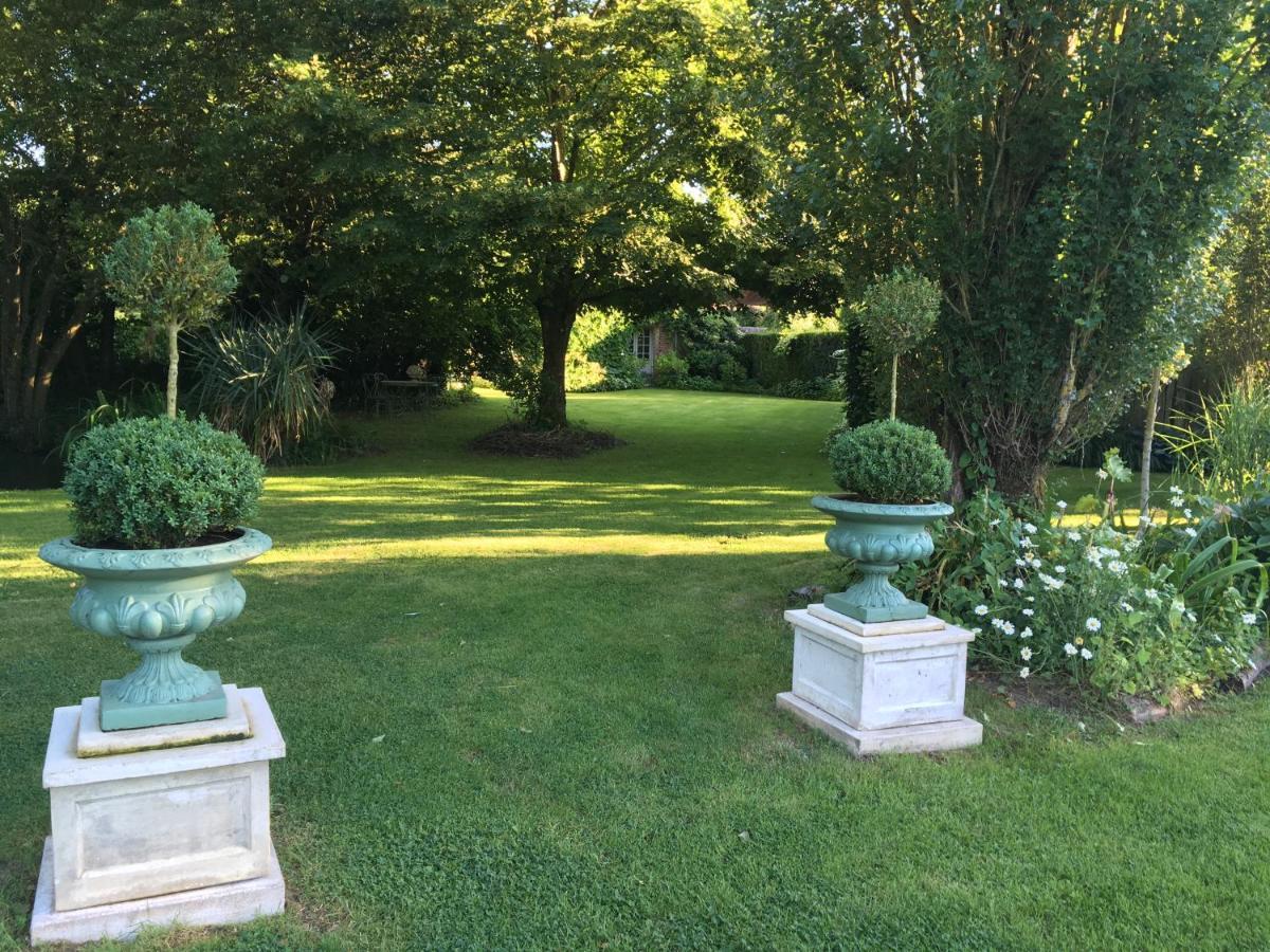 Le Manoir De Maucartier Bed & Breakfast Monnaie Exterior photo